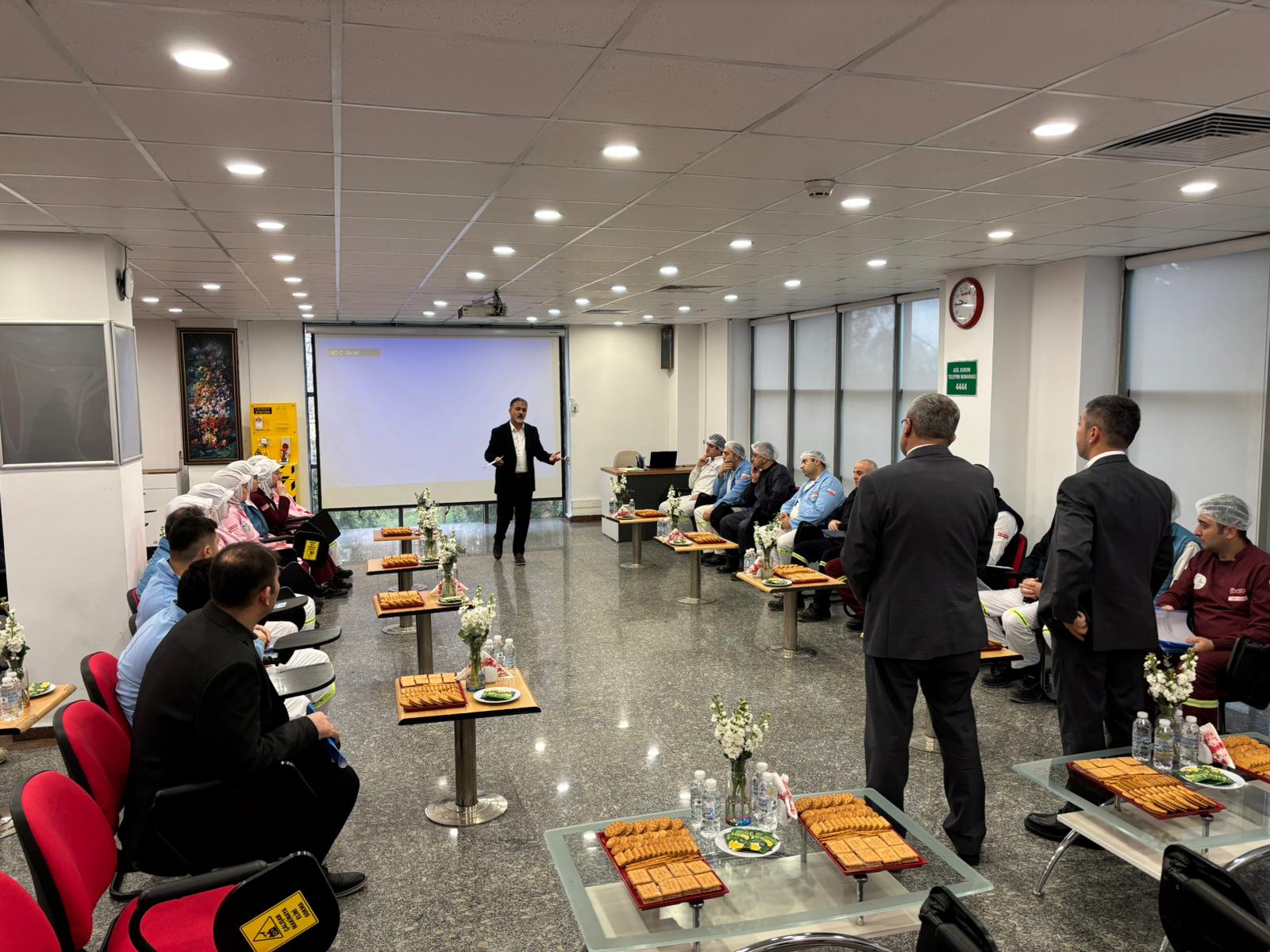 Ankara �lker ve Un Fabrikalar�nda. End�striyel �li�kiler Toplant�s� Ger�ekle�tirildi